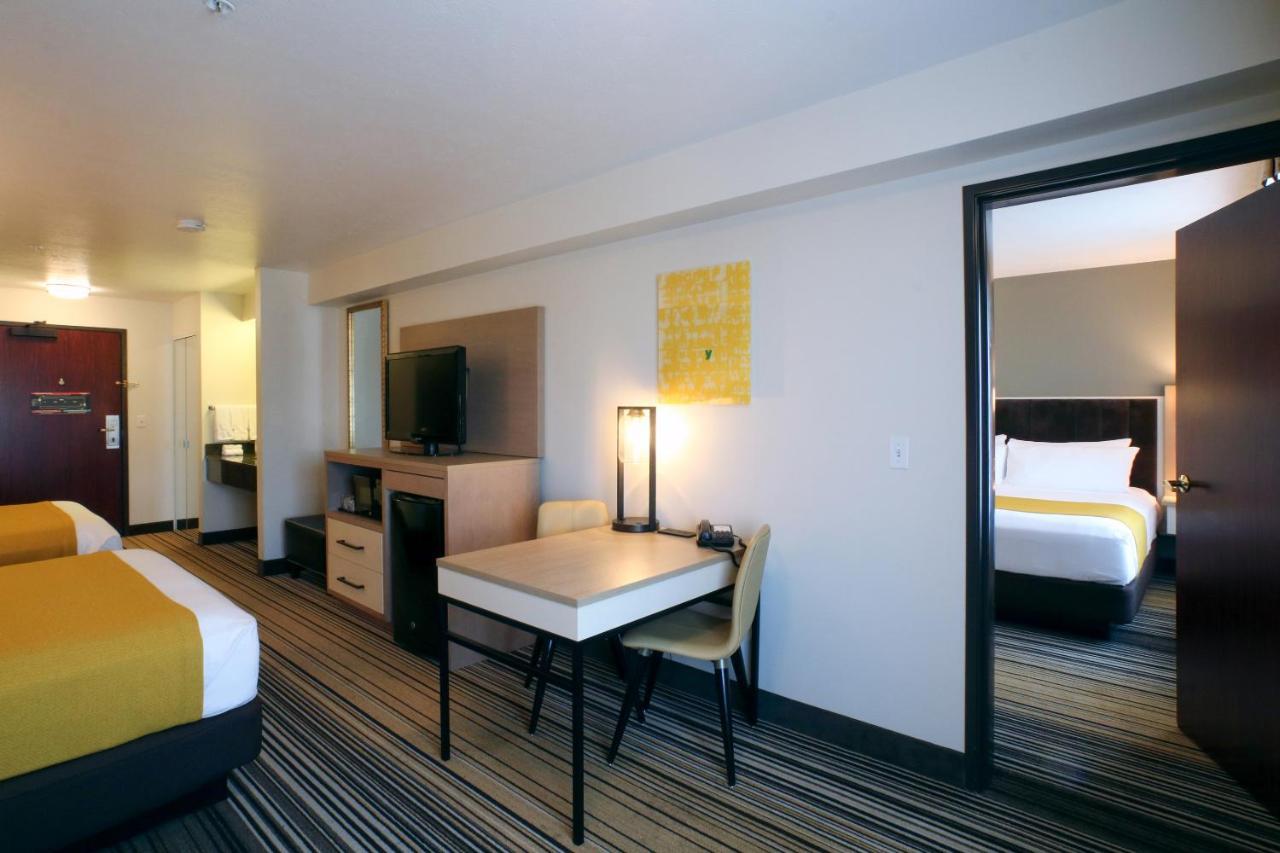 Oxford Suites Spokane Valley Exterior foto